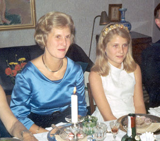 Vibeke og Sigrid til konfirmationen i 1969