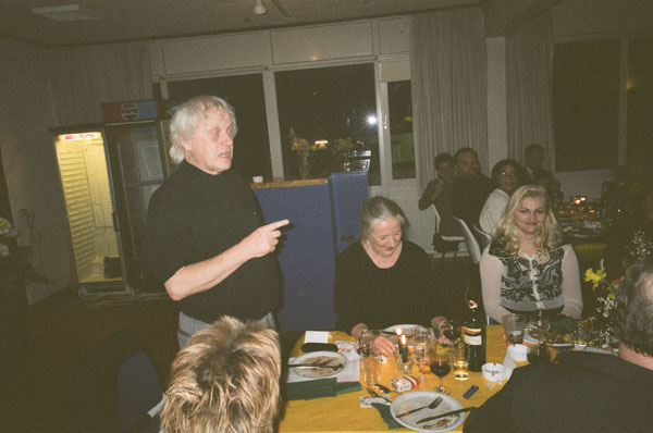 2004-03-08-081960003