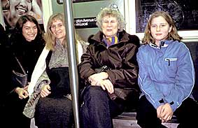 Anna Davolio, Vibeke, svigermor og Lalou i undergrundsbanen