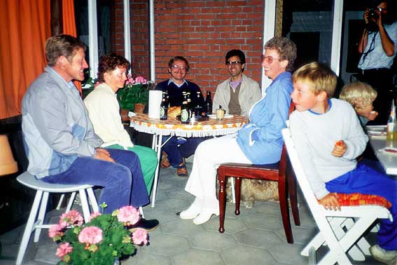 Jens og Grethe til havefest i prstegrden 1986. 