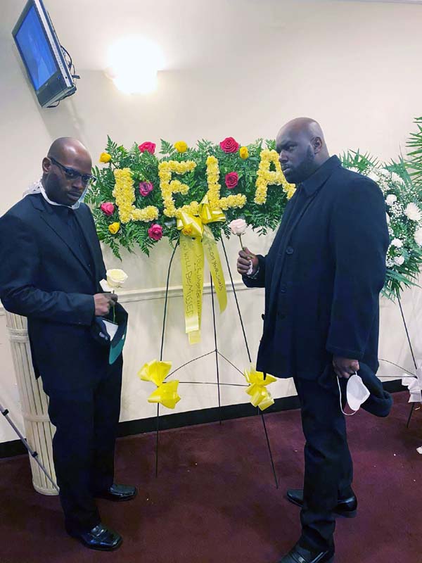 2020-04-10_funeral-09