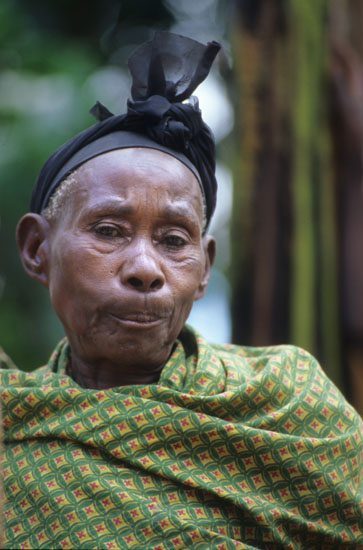 Batwa-Kitario-055