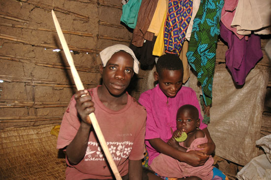 Batwa-Mukongoro-054