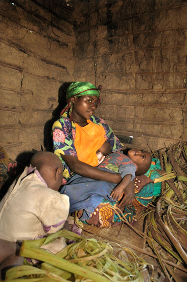 Batwa-Mukongoro-160