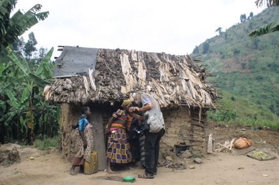 Batwa-Mukongoro-175