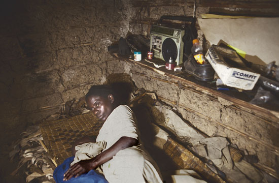Batwa-Mukongoro-210