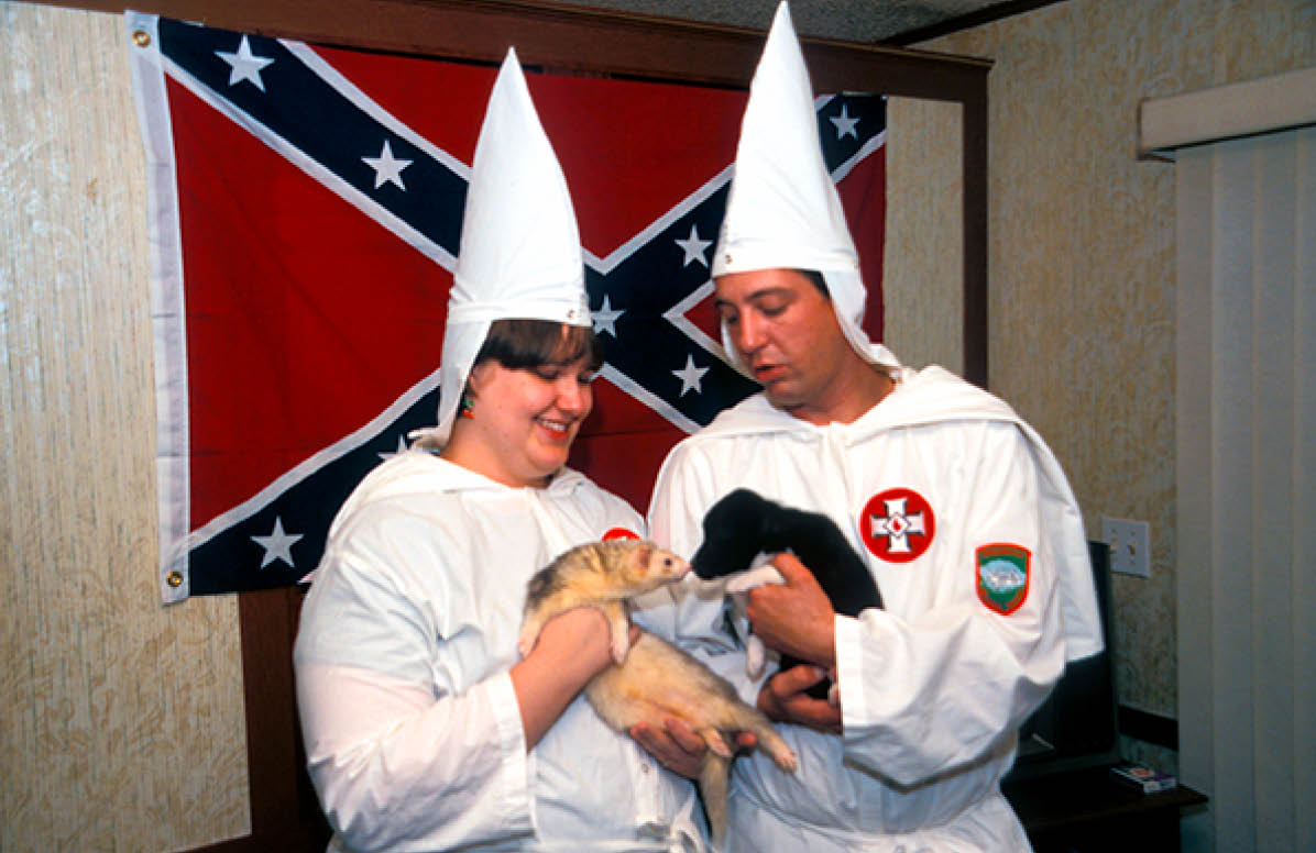 Raine and Billy presenting their black and white weasel harmony, but they apologized for taking me to a Chinese restaurant, their favorite food  