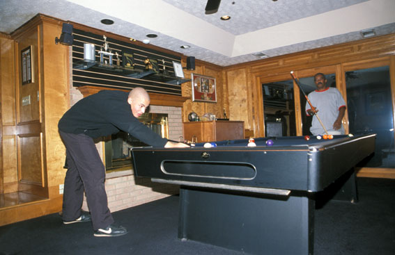 16.Tony.Thomas.pool.2003